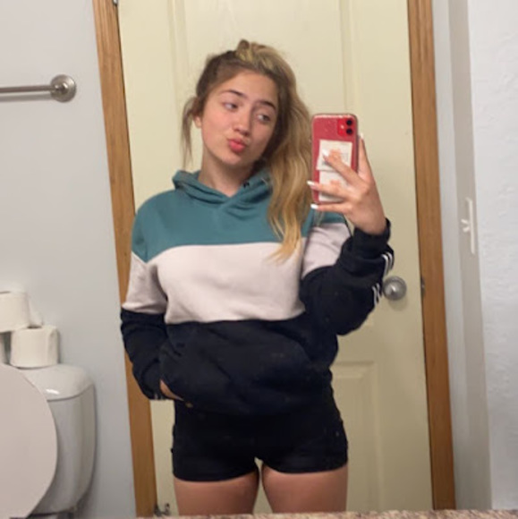 Meet your Posher, Jenelle - Picture 1 of 1